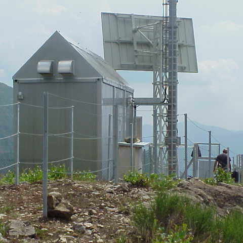 Active cooling shelters